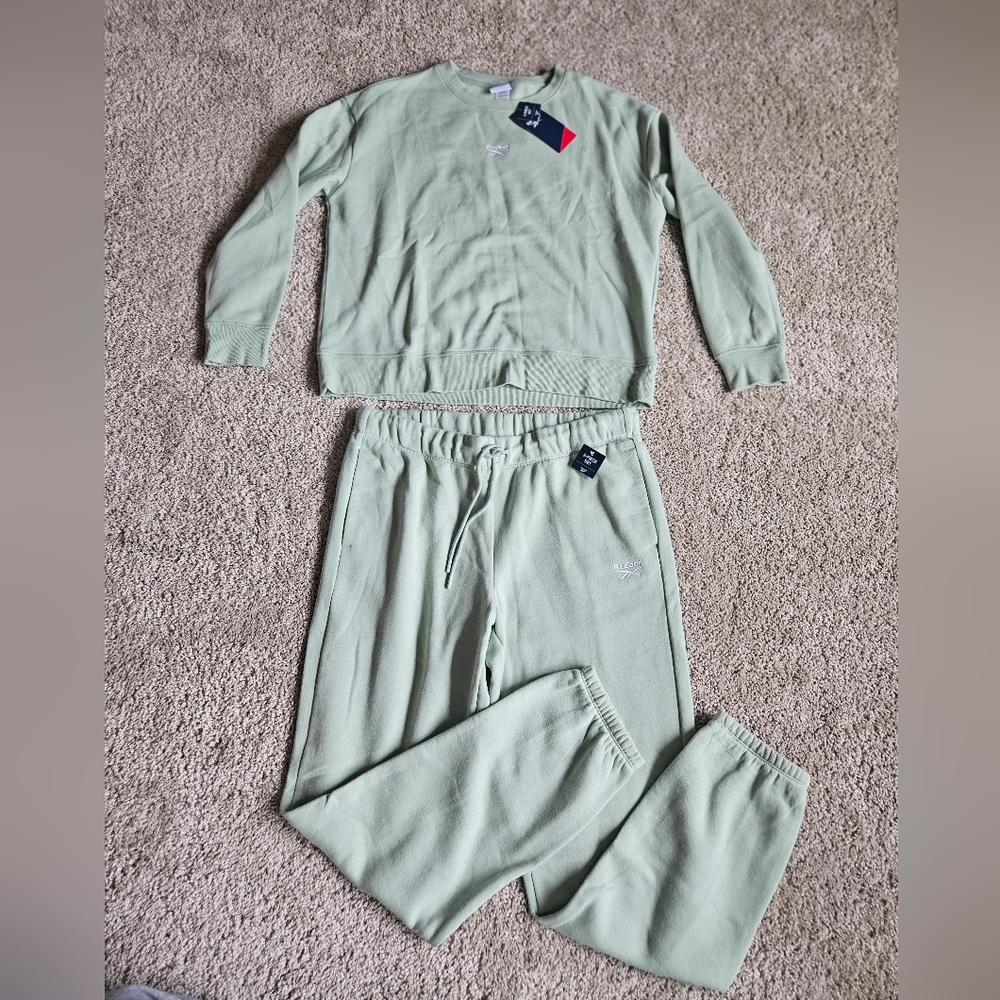 Womens Reebok Green 2 Pc Sweatsuit
